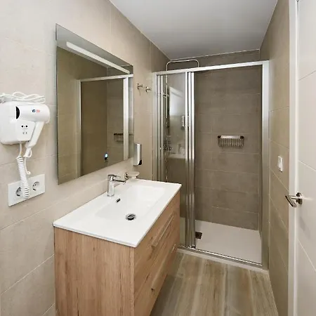 Hotel Enmathi Benalua