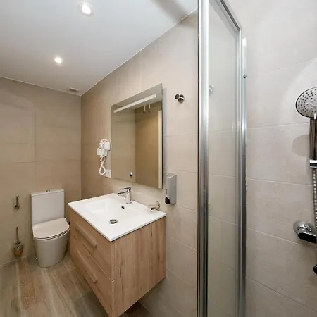 Enmathi Benalua Hotel 2*