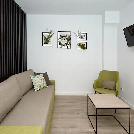 فندق Enmathi Benalua لقنت